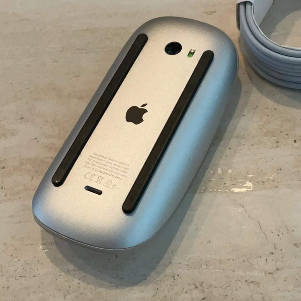 Apple Magic Mouse 2 Wireless Model A1657 & Charging Cable